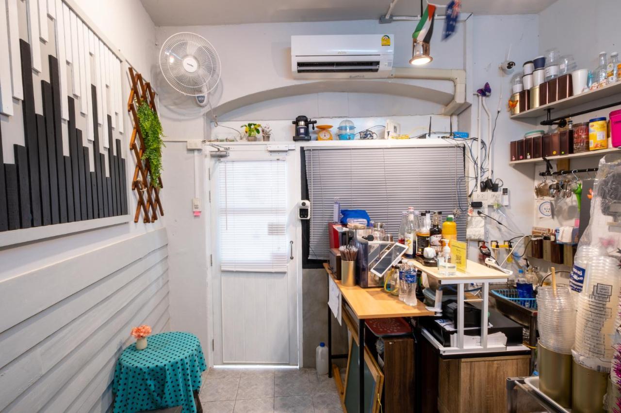Sip N' Camp Hostel กรุงเทพมหานคร ภายนอก รูปภาพ