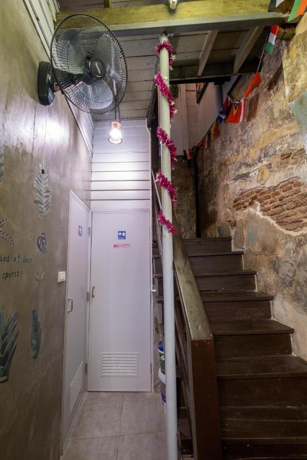 Sip N' Camp Hostel กรุงเทพมหานคร ภายนอก รูปภาพ